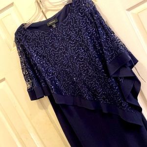 R & M Richards navy elegant evening wear dress Size 12.